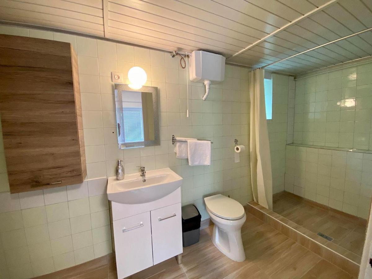 Roselio Garden Apartment เฮวิซ ภายนอก รูปภาพ