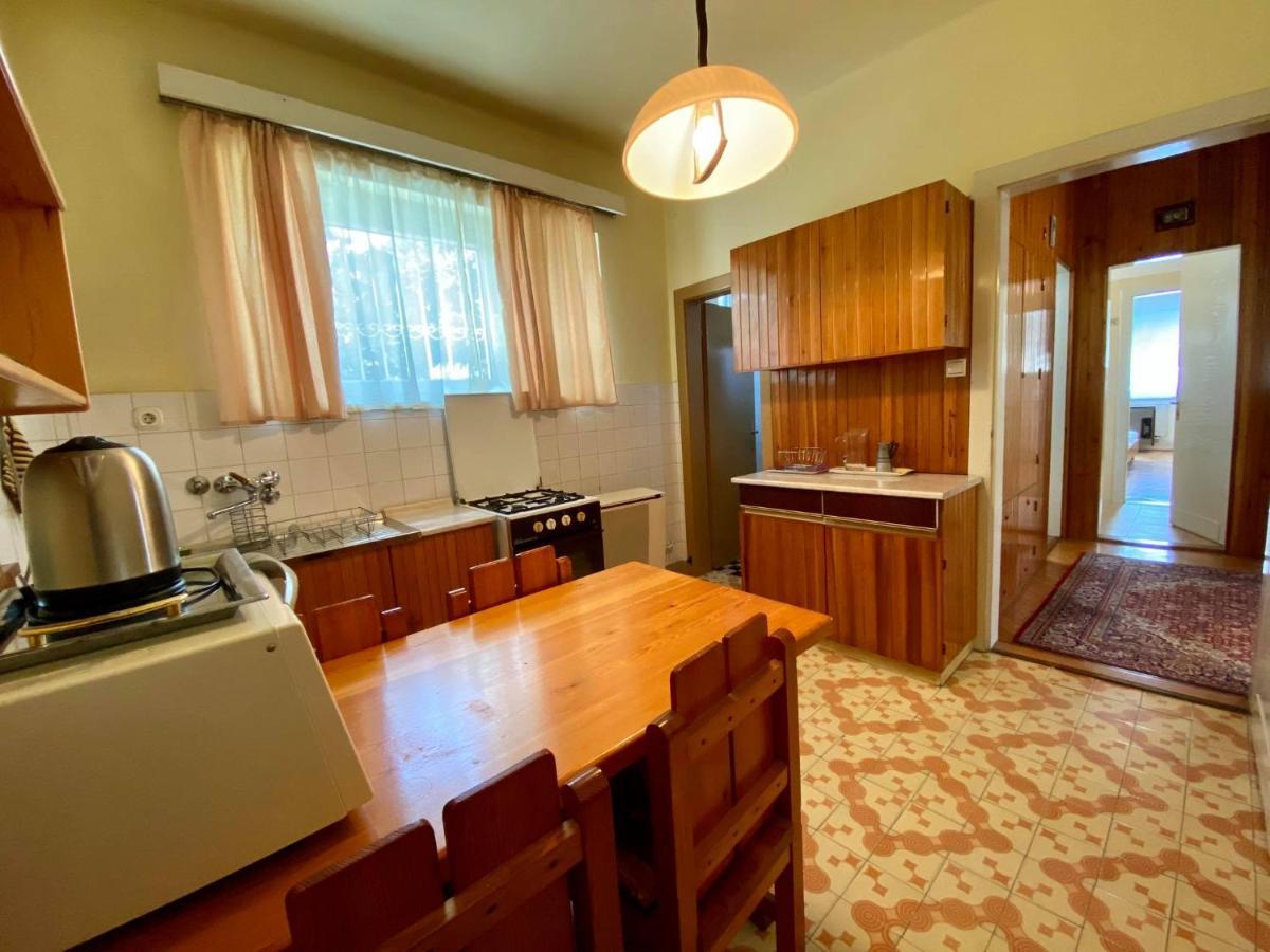 Roselio Garden Apartment เฮวิซ ภายนอก รูปภาพ