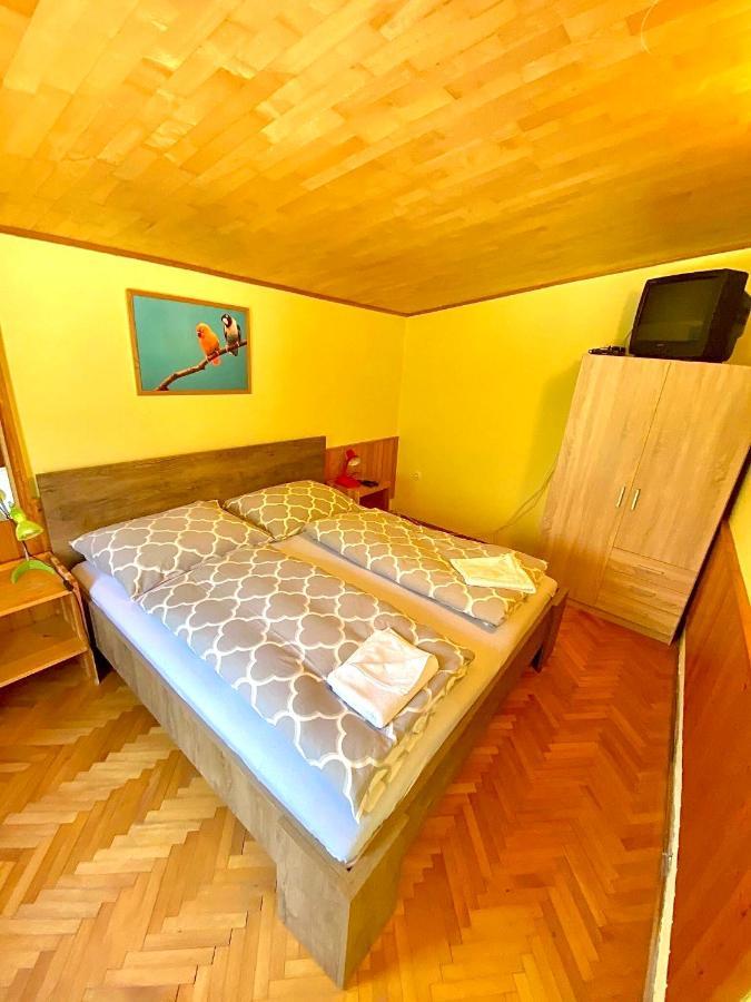 Roselio Garden Apartment เฮวิซ ภายนอก รูปภาพ