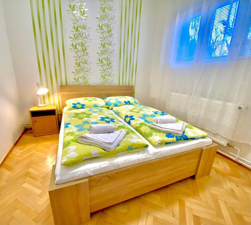 Roselio Garden Apartment เฮวิซ ภายนอก รูปภาพ