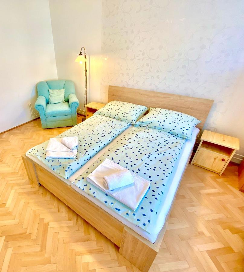 Roselio Garden Apartment เฮวิซ ภายนอก รูปภาพ