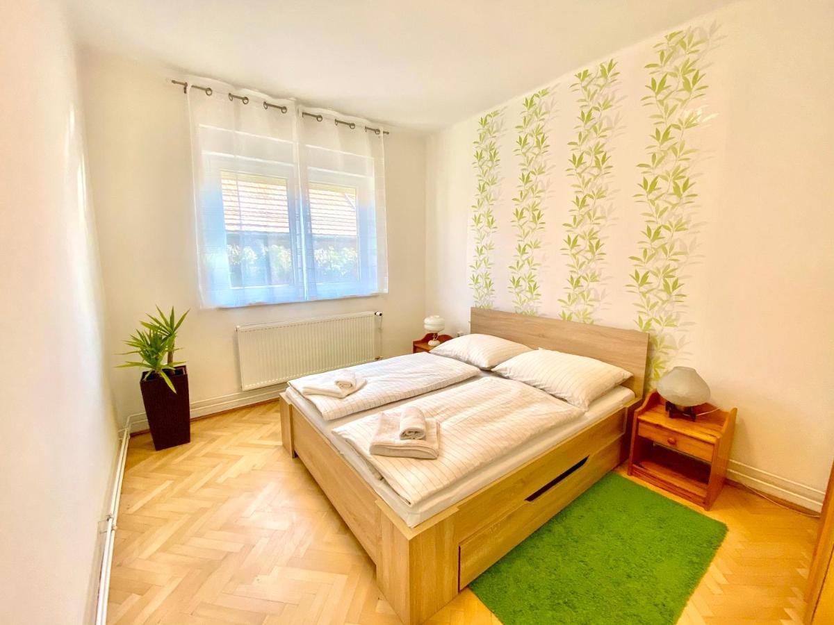 Roselio Garden Apartment เฮวิซ ภายนอก รูปภาพ
