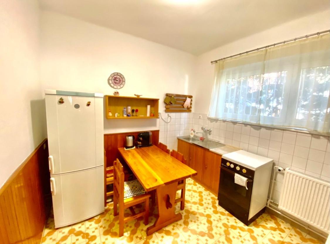 Roselio Garden Apartment เฮวิซ ภายนอก รูปภาพ