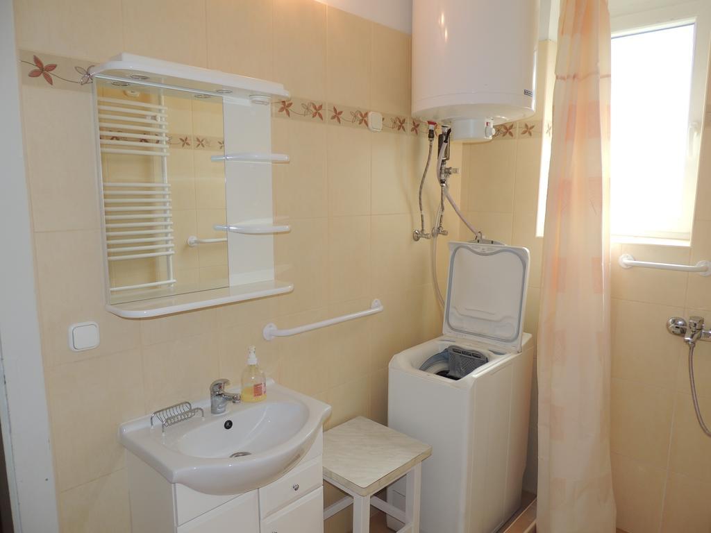 Roselio Garden Apartment เฮวิซ ภายนอก รูปภาพ