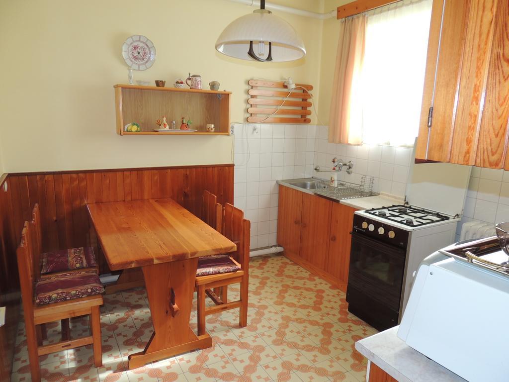 Roselio Garden Apartment เฮวิซ ห้อง รูปภาพ